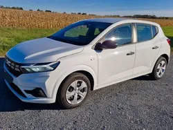 Weiß Gebraucht 2023 Dacia Sandero Essentiel Kleinwagen | 12.995 € (Fairer Preis)