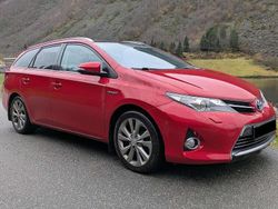 Rot Gebraucht 2014 Toyota Auris Hybrid Executive Kombi | 11.950 € (Fairer Preis)