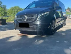 Schwarz Gebraucht 2017 Mercedes V250 AMG line Van / Kleinbus | 53.500 €