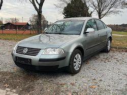 Grün Gebraucht 2005 VW Passat Limousine | 1.480 €