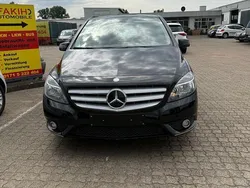 Schwarz Gebraucht 2012 Mercedes B180 Van / Kleinbus | 6.990 € (Fairer Preis)