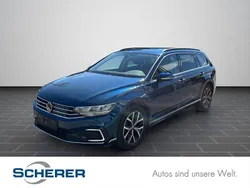 Aquamarinblaumetallic (metallic) Gebraucht 2022 VW Passat GTE Kombi | 24.990 € (Guter Preis)