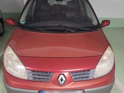 Rot Gebraucht 2004 Renault Scénic II Van / Kleinbus | 2.250 € (Fairer Preis)