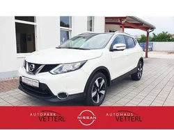 Weiß Gebraucht 2015 Nissan Qashqai 360º SUV | 10.850 € (Fairer Preis)