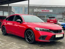 Premium crystal red Gebraucht 2024 Honda Civic Hybrid Limousine | 33.980 € (Teuer)
