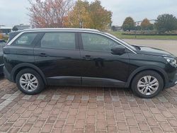 Schwarz Gebraucht 2019 Peugeot 5008 Active Van / Kleinbus | 18.500 € (Fairer Preis)