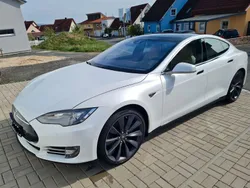 Weiß Gebraucht 2015 Tesla Model S Limousine | 22.900 € (Fairer Preis)