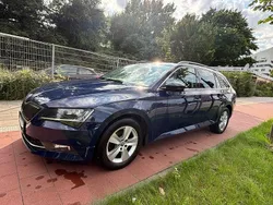Blau Gebraucht 2016 Skoda Superb Ambition Kombi | 8.400 € (Fairer Preis)