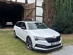 Weiß Gebraucht 2019 Skoda Superb SportLine Kombi | 29.999 € (Fairer Preis)