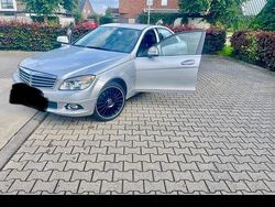 Silber Gebraucht 2007 Mercedes 220 Limousine | 5.750 €