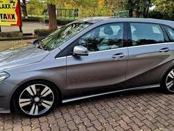 Grau Gebraucht 2015 Mercedes B180 Urban Van / Kleinbus | 11.750 € (Superpreis)