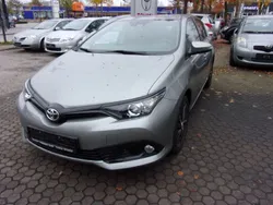Silber Gebraucht 2019 Toyota Auris Team Limousine | 15.990 € (Etwas zu teuer)