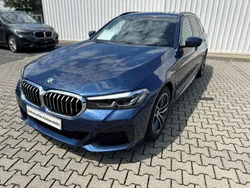 Blau Gebraucht 2021 BMW 530e Sport Line Kombi | 35.949 € (Fairer Preis)
