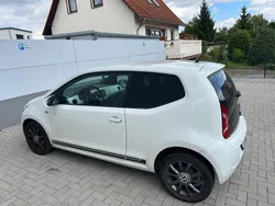 Weiß Gebraucht 2015 VW up! CLUB Kleinwagen | 6.900 € (Etwas zu teuer)