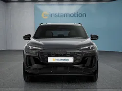 Grau Gebraucht 2025 Audi Q6 e-tron SUV | 79.699 € (Fairer Preis)