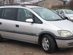 Grau Gebraucht 2002 Opel Zafira Van / Kleinbus | 800 € (Superpreis)