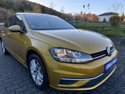 Gelb Gebraucht 2017 VW Golf VII Comfortline Limousine | 14.850 € (Guter Preis)