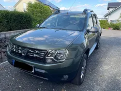Grün Gebraucht 2015 Dacia Duster Prestige SUV | 7.400 € (Fairer Preis)