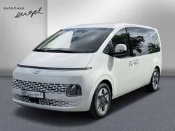Creamy white Neu 2024 Hyundai Staria Trend Van | 45.385 €