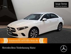 Weiß Gebraucht 2022 Mercedes A250 Style Limousine | 25.590 € (Fairer Preis)