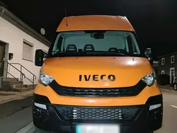 Orange Gebraucht 2018 Iveco Daily Van / Kleinbus | 18.900 € (Fairer Preis)