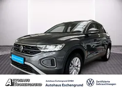Indiumgrau metallic Gebraucht 2024 VW T-Roc Life SUV | 21.889 € (Guter Preis)