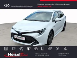 Schneeweiß Gebraucht 2021 Toyota Corolla Team Kombi | 19.990 € (Guter Preis)