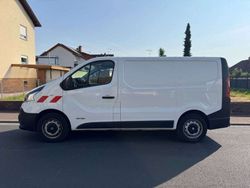 Weiß Gebraucht 2017 Renault Trafic Komfort Van | 16.999 € (Etwas zu teuer)