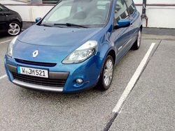 Blau Gebraucht 2009 Renault Clio II Dynamique Limousine | 2.190 € (Fairer Preis)