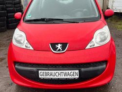 Rot Gebraucht 2005 Peugeot 107 Kleinwagen | 2.450 €