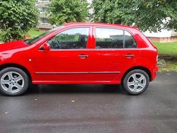 Rot Gebraucht 2004 Skoda Fabia Kleinwagen | 1.750 € (Fairer Preis)