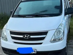 Weiß Gebraucht 2009 Hyundai H-1 Van / Kleinbus | 4.900 €