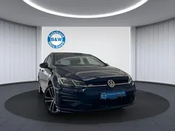 Blau Gebraucht 2019 VW Golf VII Highline Limousine | 17.999 € (Etwas zu teuer)
