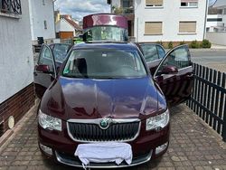 Rot Gebraucht 2011 Skoda Superb Ambition Limousine | 10.400 €