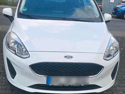 Weiß Gebraucht 2019 Ford Fiesta Limousine | 6.999 €