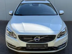 Weiß Gebraucht 2014 Volvo V60 Summum Kombi | 16.799 € (Teuer)