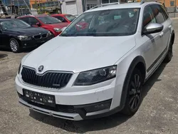 Weiß Gebraucht 2016 Skoda Octavia Scout 4x4 Kombi | 8.990 €