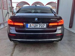 Grau Gebraucht 2023 BMW 520 Luxury Line Limousine | 39.750 € (Etwas zu teuer)