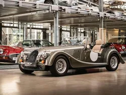 Morgan edelweiss green Gebraucht 2023 Morgan Plus 4 Cabrio | 99.900 €