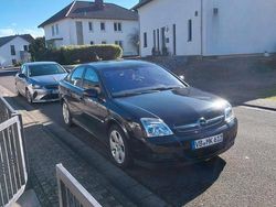 Schwarz Gebraucht 2004 Opel Vectra Limousine | 2.100 € (Fairer Preis)