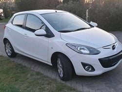 Weiß Gebraucht 2010 Mazda 2 Kleinwagen | 2.500 €