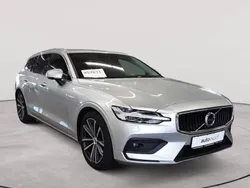 Bright silbermetallic Gebraucht 2022 Volvo V60 Momentum Kombi | 26.790 € (Fairer Preis)