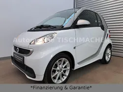 Weiß Gebraucht 2013 Smart ForTwo Coupé Kleinwagen | 6.495 € (Fairer Preis)
