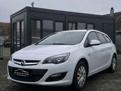 Weiß Gebraucht 2015 Opel Astra Kombi | 3.990 € (Guter Preis)