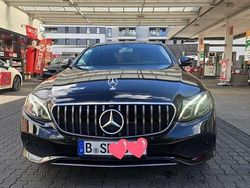 Schwarz Gebraucht 2018 Mercedes E220 Limousine | 17.500 € (Fairer Preis)