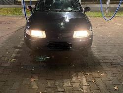 Blau Gebraucht 1998 Mitsubishi Carisma Limousine | 1.300 €