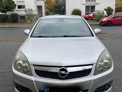 Silber Gebraucht 2007 Opel Vectra GTS Limousine | 1.900 €
