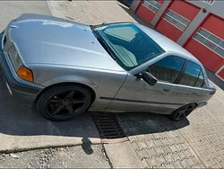 Silber Gebraucht 1991 BMW 325 Limousine | 10.500 €