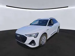 Gletscherweiß metallic Gebraucht 2021 Audi e-tron Sportback S-Line SUV | 34.975 € (Superpreis)