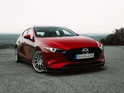 Rot Gebraucht 2019 Mazda 3 Touring Limousine | 23.200 €